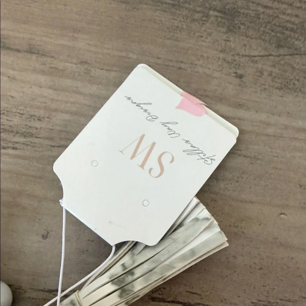 Elegant Marble Card Holder with Beaded Bracelet